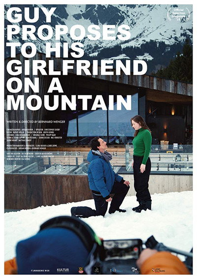 Póster de Chico se declara a su novia en montaña
