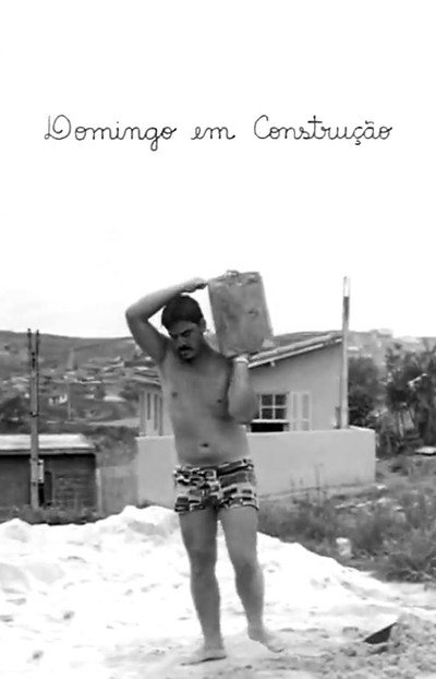 Póster de Domingo em Construção