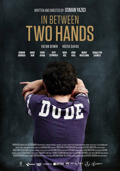 Póster de In Between Two Hands