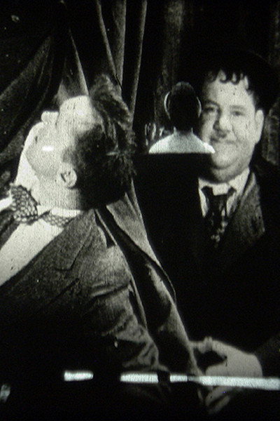 Póster de Ontic Antics Starring Laurel and Hardy; Bye, Molly!