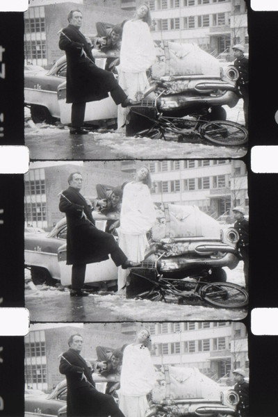 Póster de Salvador Dali at Work