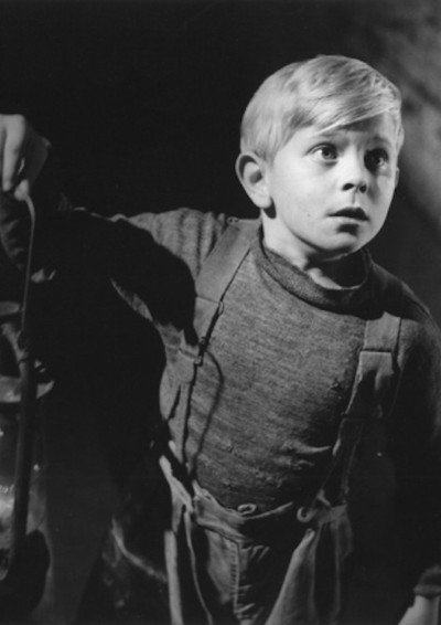 Póster de The Boy and the Bridge
