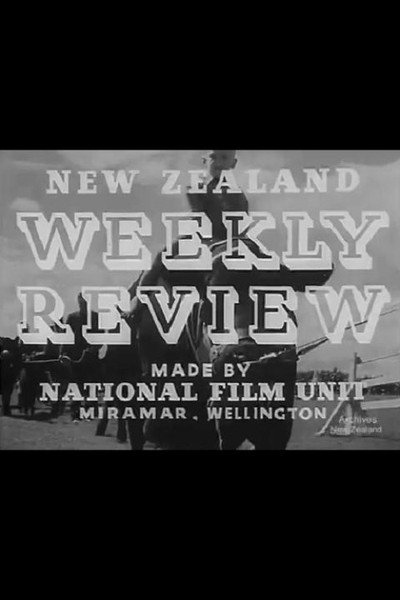 Póster de Weekly Review No. 232: Maori Battalion Returns